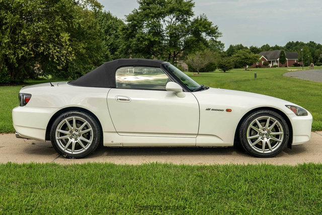 Used 2004 Honda S2000 image 19