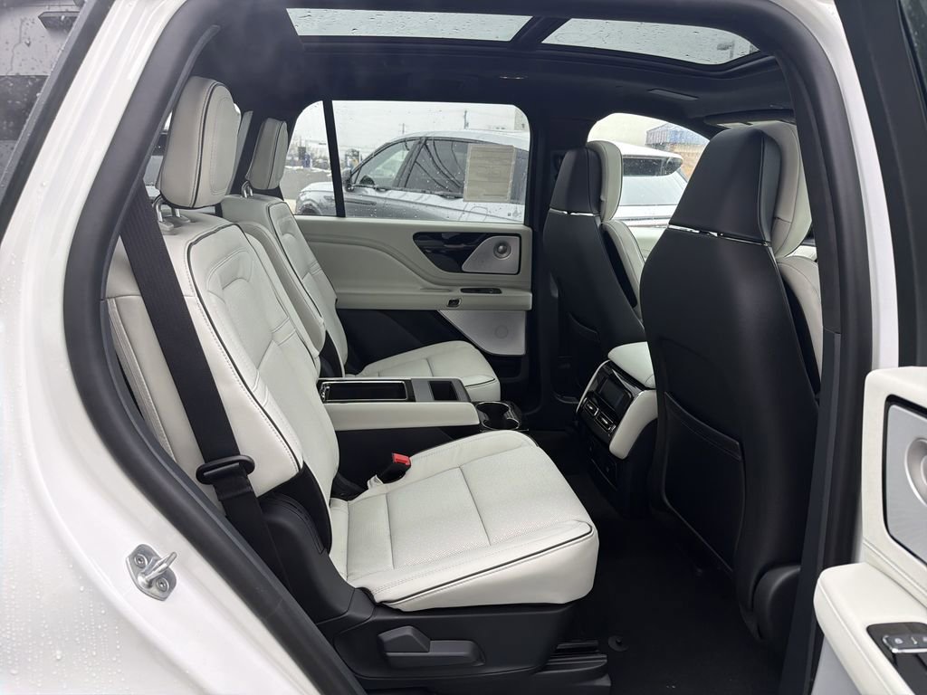 New 2026 Lincoln Aviator Black Label w/ Dynamic Handling Package image 10