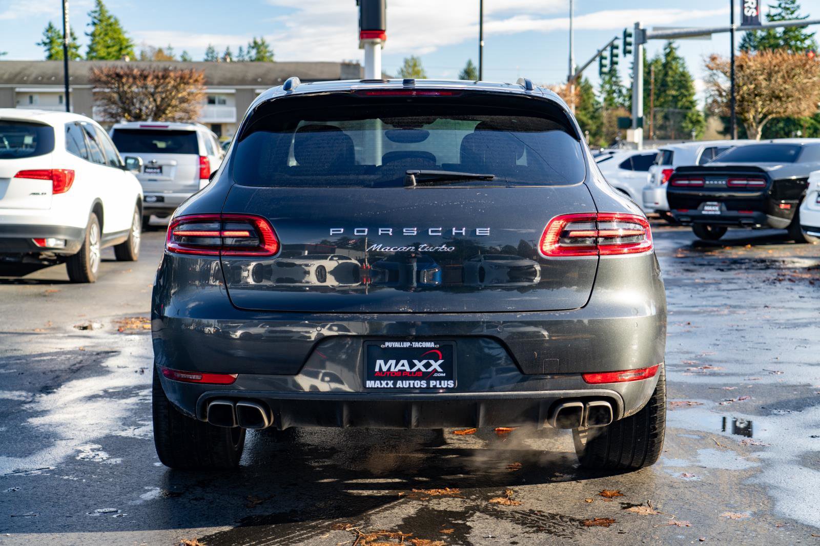 Used 2018 Porsche Macan Turbo AWD/4WD image 13