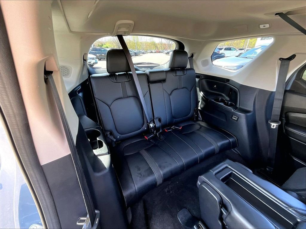 Used 2023 Honda Pilot Touring image 17