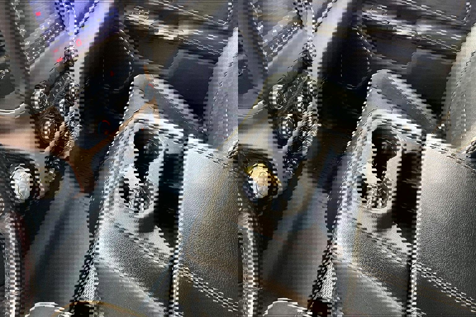 Used 2020 RAM 1500 Laramie image 16