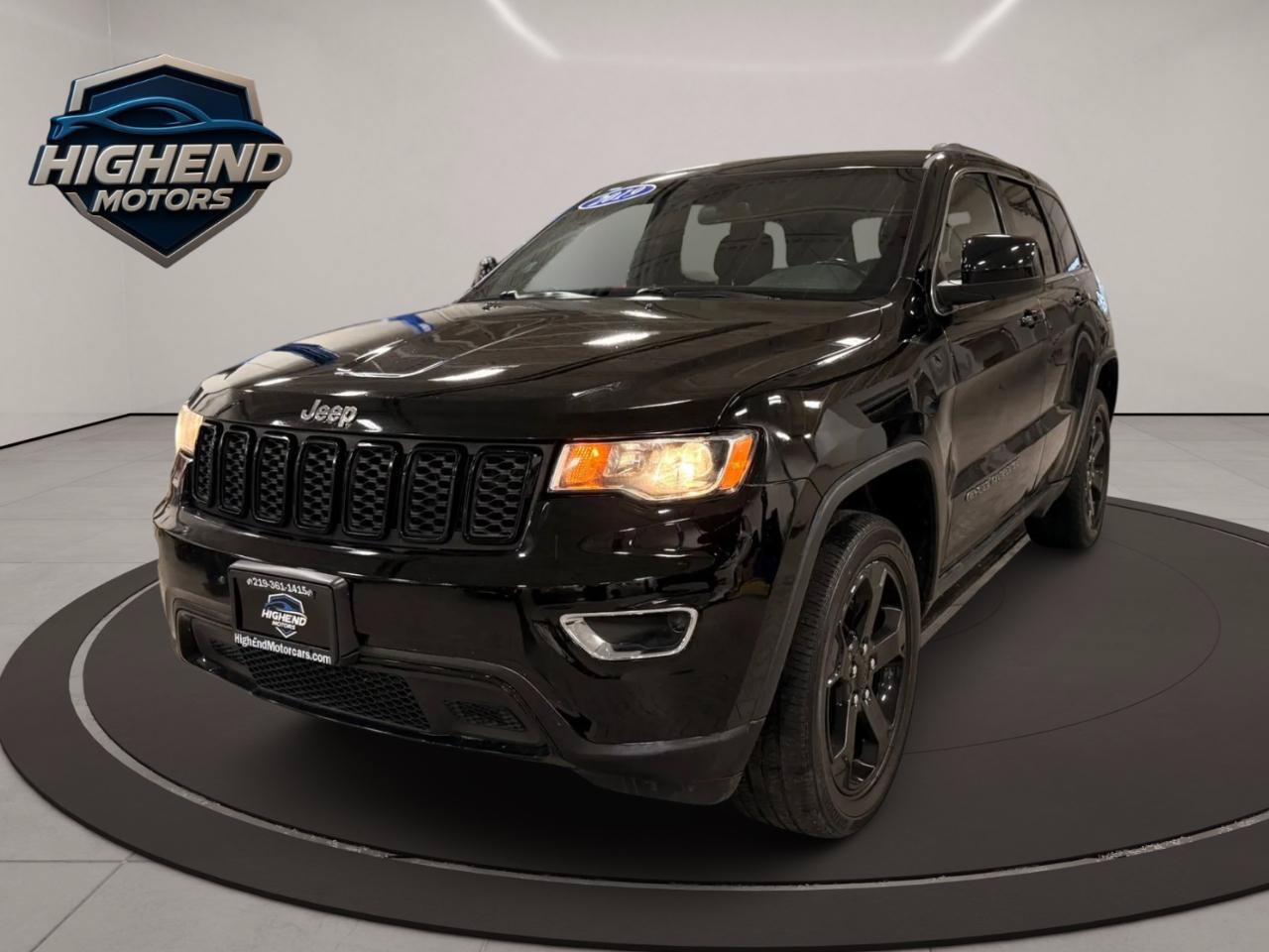 Used 2019 Jeep Grand Cherokee Laredo AWD/4WD image 3