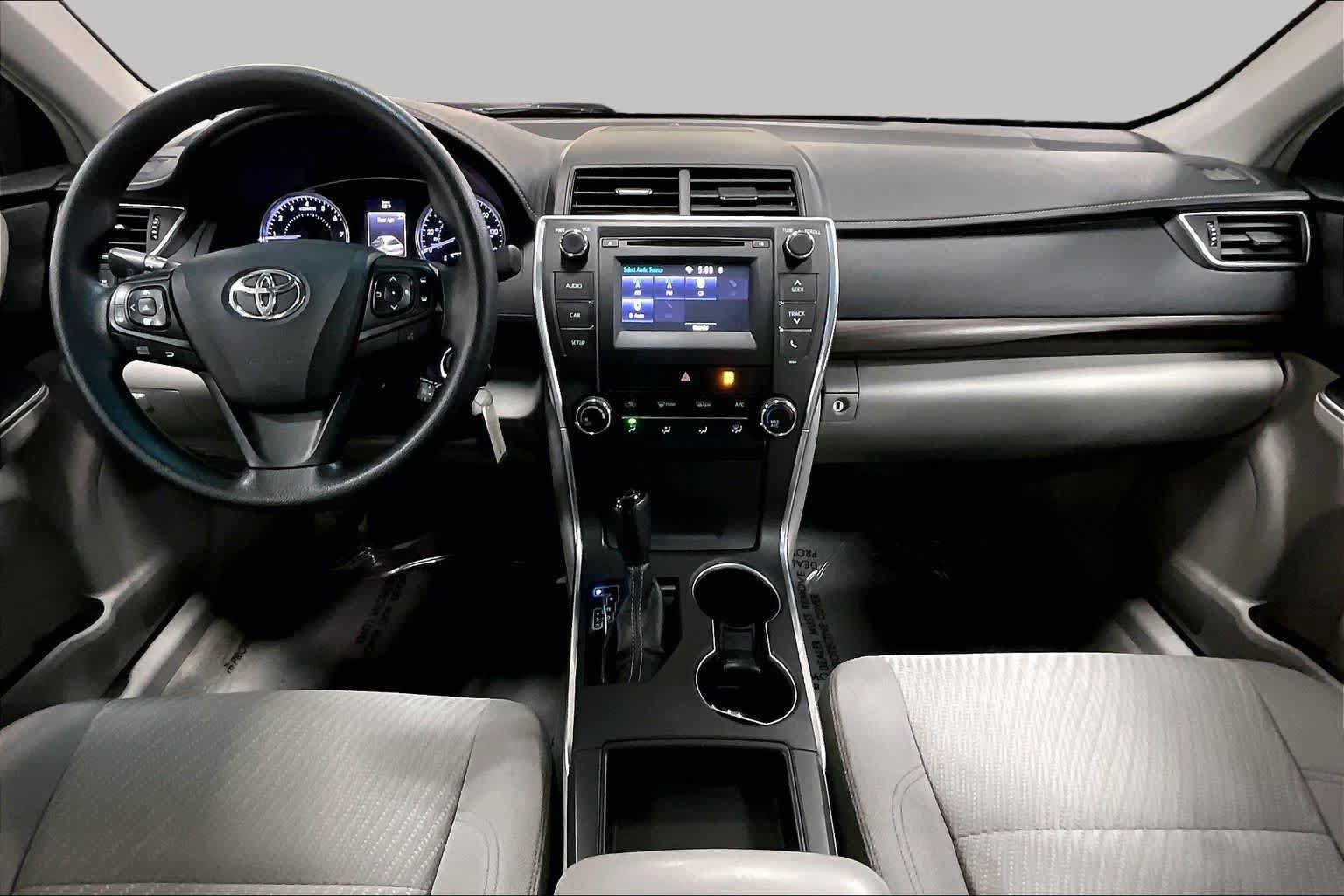 Used 2017 Toyota Camry LE FWD image 16