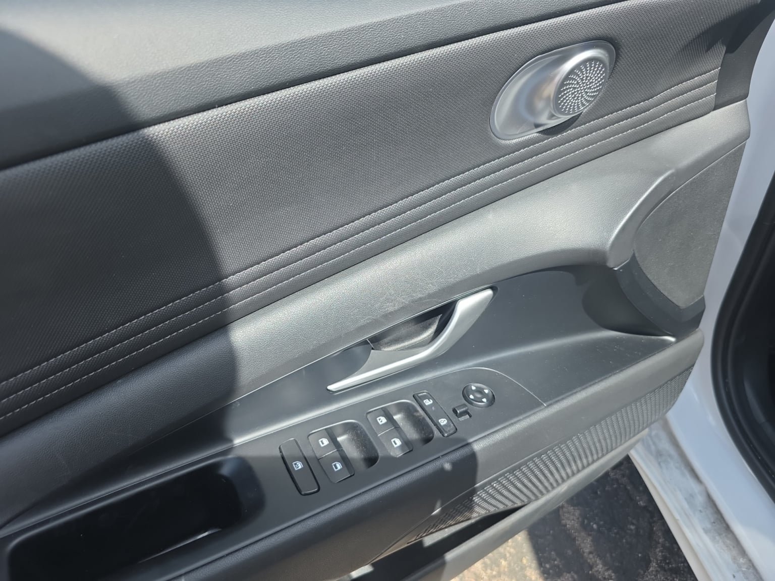 Used 2025 Hyundai Elantra SEL FWD image 11