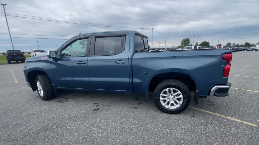 Certified 2024 Chevrolet Silverado 1500 LT w/ Z71 Off-Road Package AWD/4WD image 6