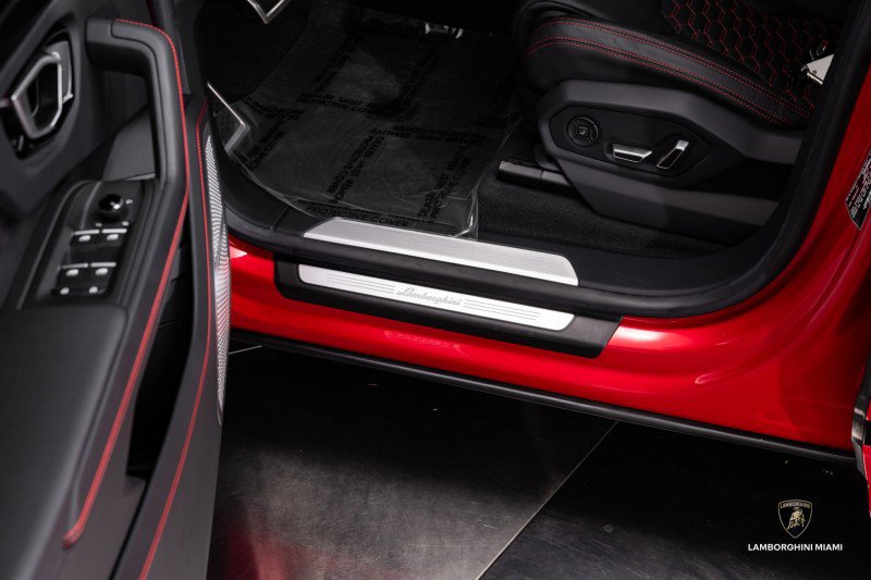 Used 2024 Lamborghini Urus S image 27