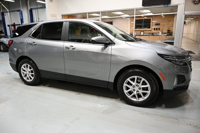 Used 2023 Chevrolet Equinox LT image 4