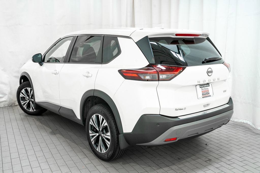 Certified 2023 Nissan Rogue SV image 3