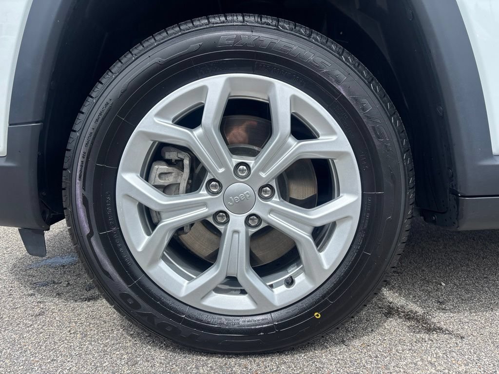 Certified 2024 Jeep Compass Latitude AWD/4WD image 9