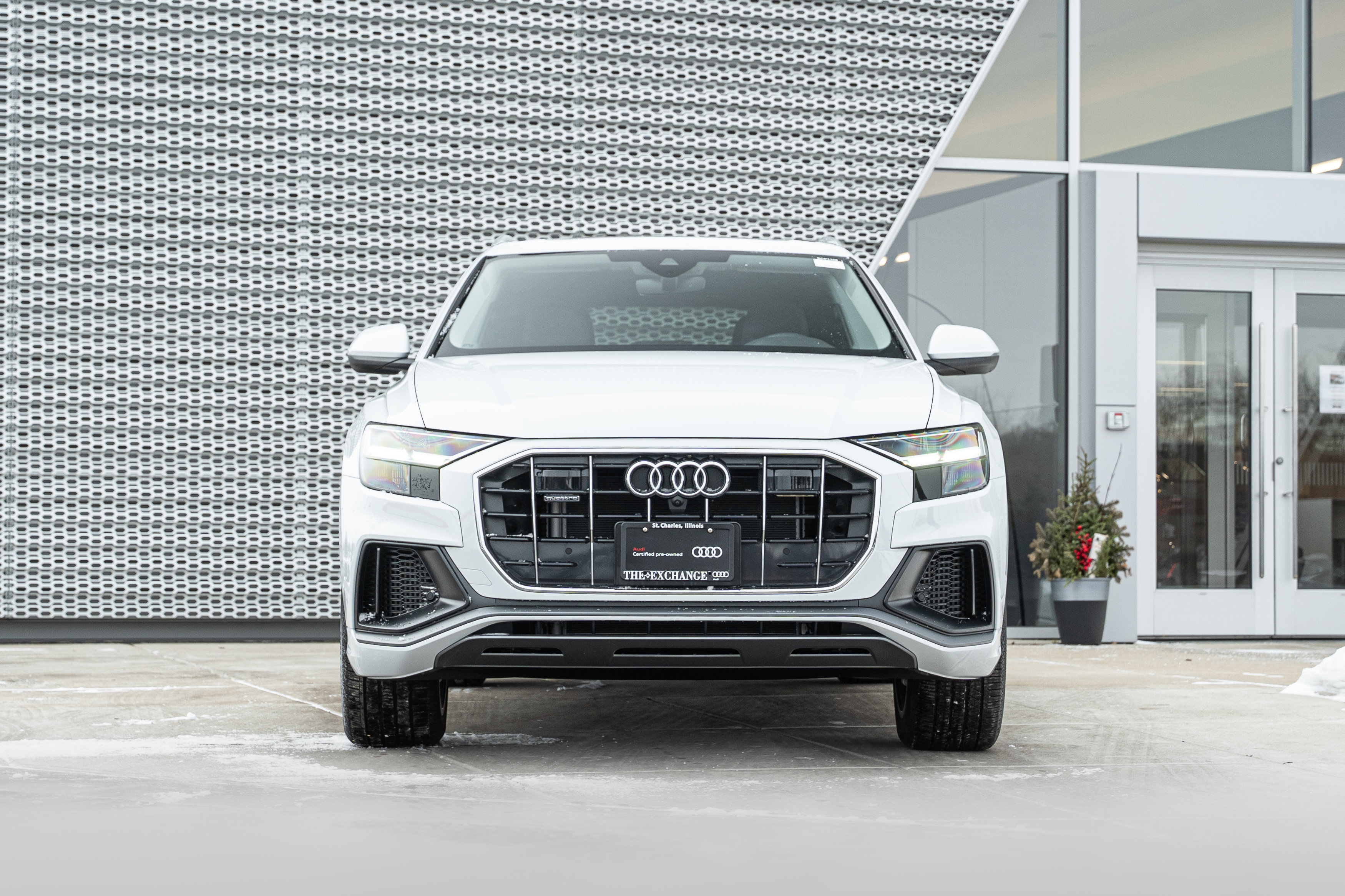 Certified 2022 Audi Q8 Premium Plus w/ Premium Plus Package image 37