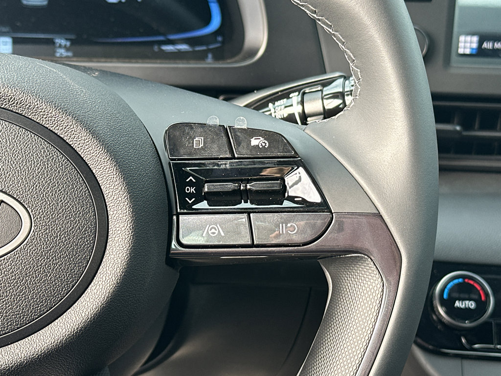 New 2025 Hyundai Elantra Sport image 16