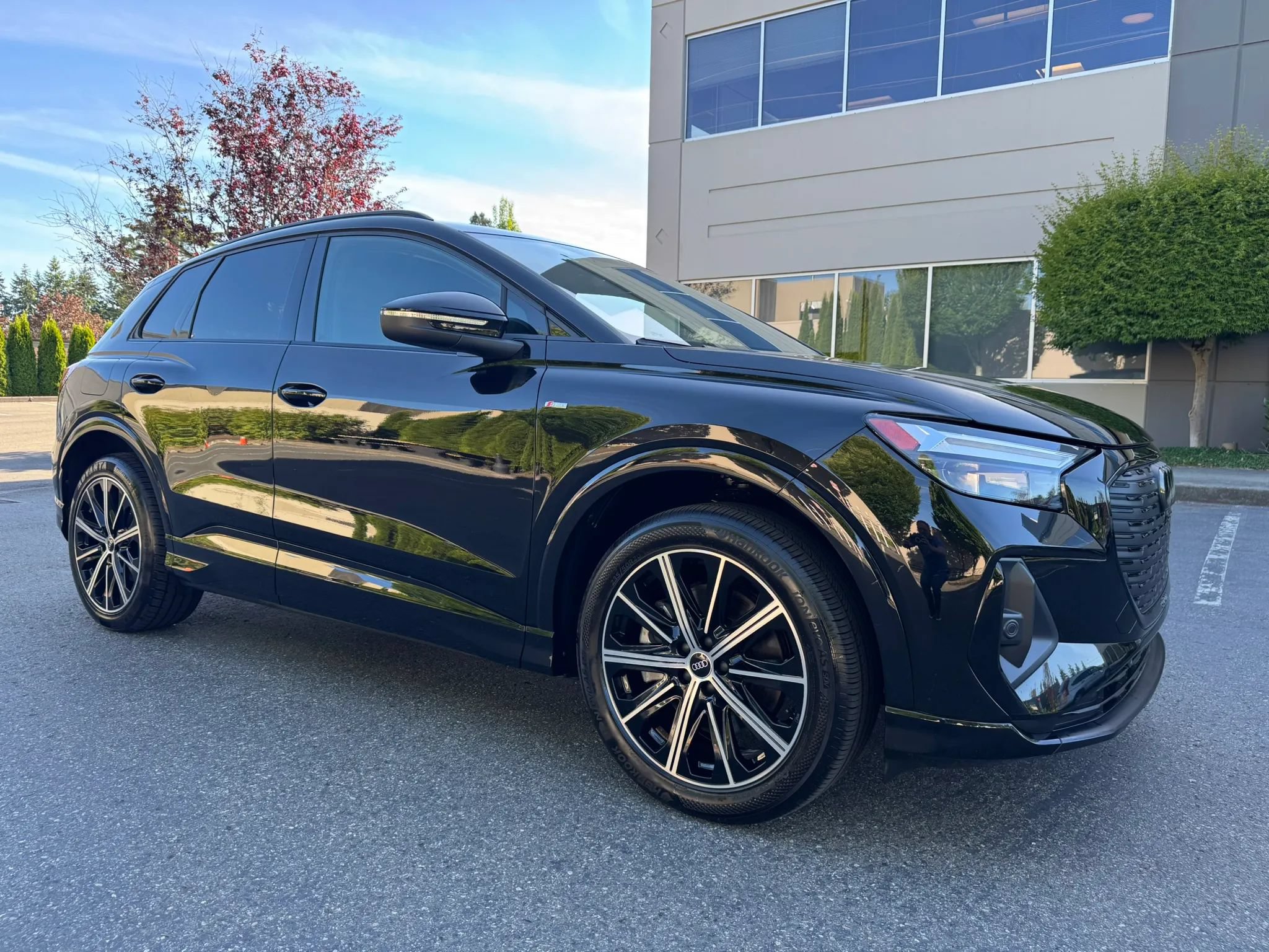 Used 2022 Audi Q4 e-tron Premium Plus w/ Premium Plus AWD/4WD image 1