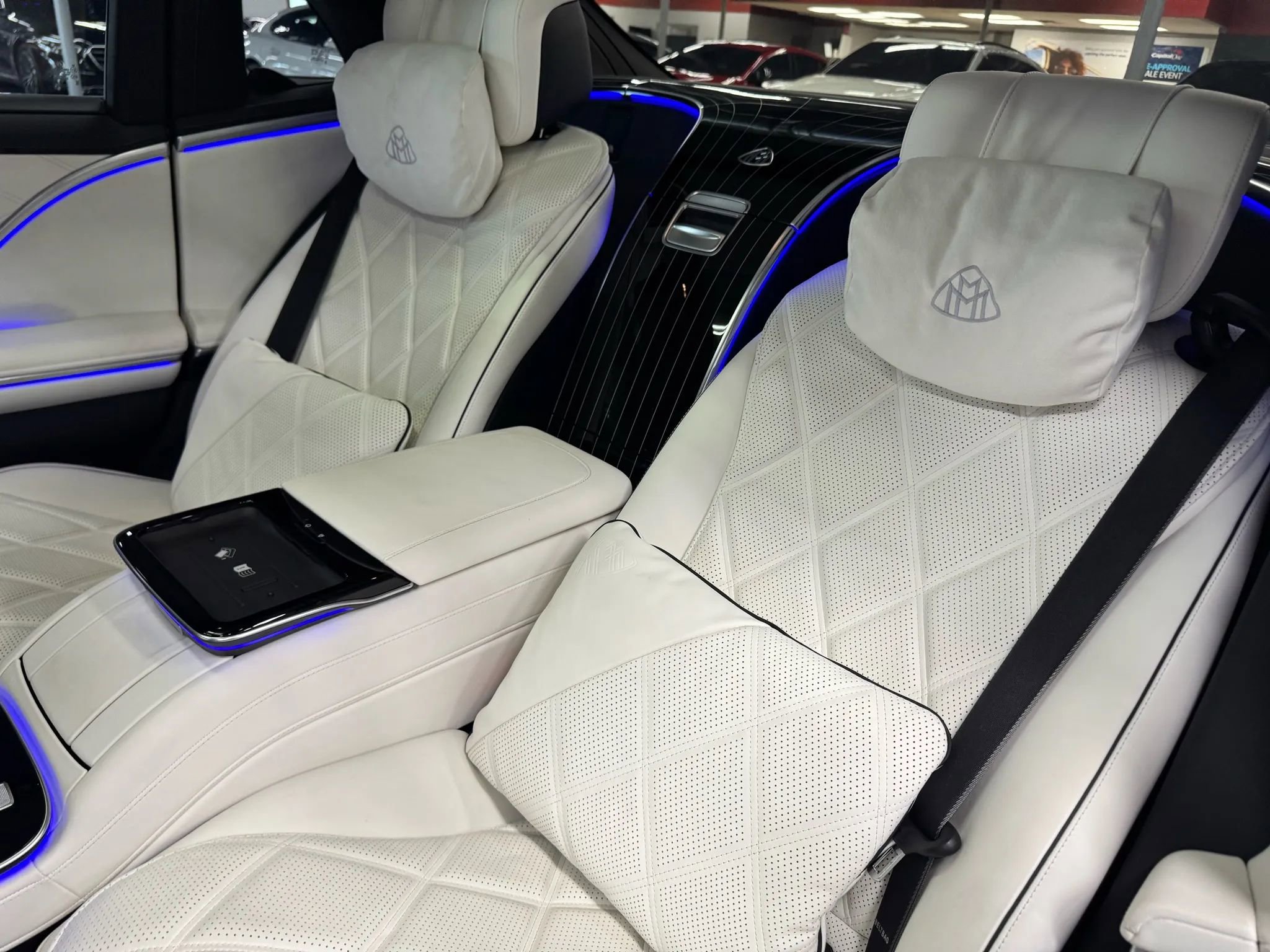 Used 2023 Mercedes-Benz Maybach S 680 S 680 4MATIC Sedan 4D w/ Manufaktur Leather Package image 43