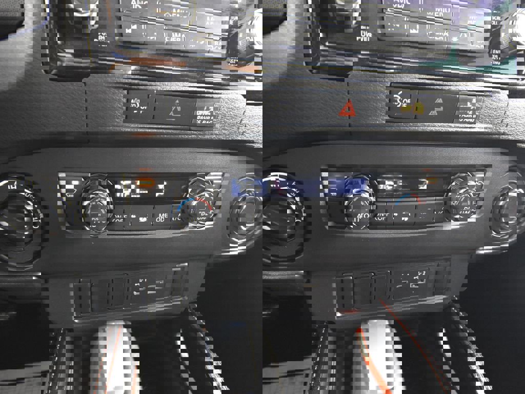 Used 2024 Nissan Frontier PRO-4X w/ Off-Road Protection Package image 22