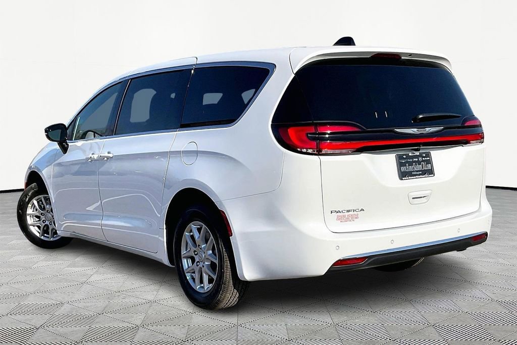 New 2026 Chrysler Pacifica Select FWD image 3