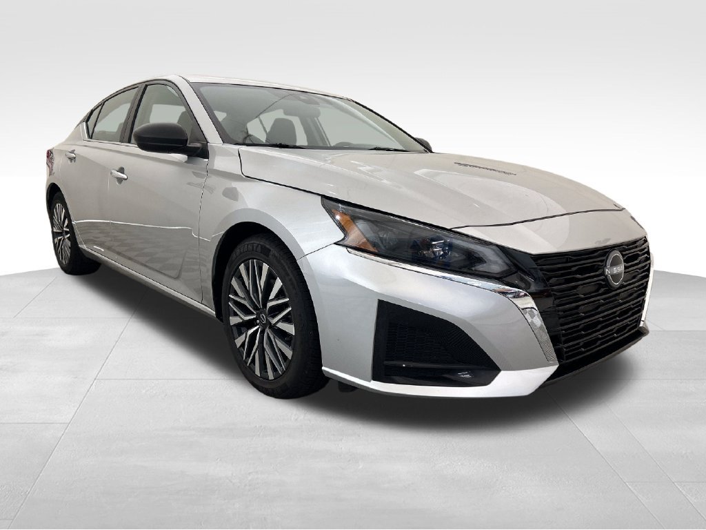 Used 2024 Nissan Altima 2.5 SV FWD image 7