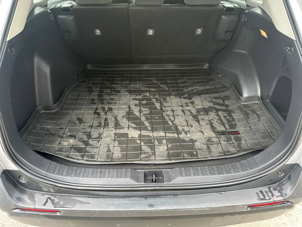 Used 2021 Toyota RAV4 XLE w/ Convenience Package image 13