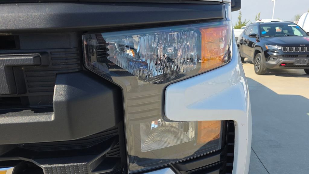 Used 2025 Chevrolet Silverado 1500 W/T image 9