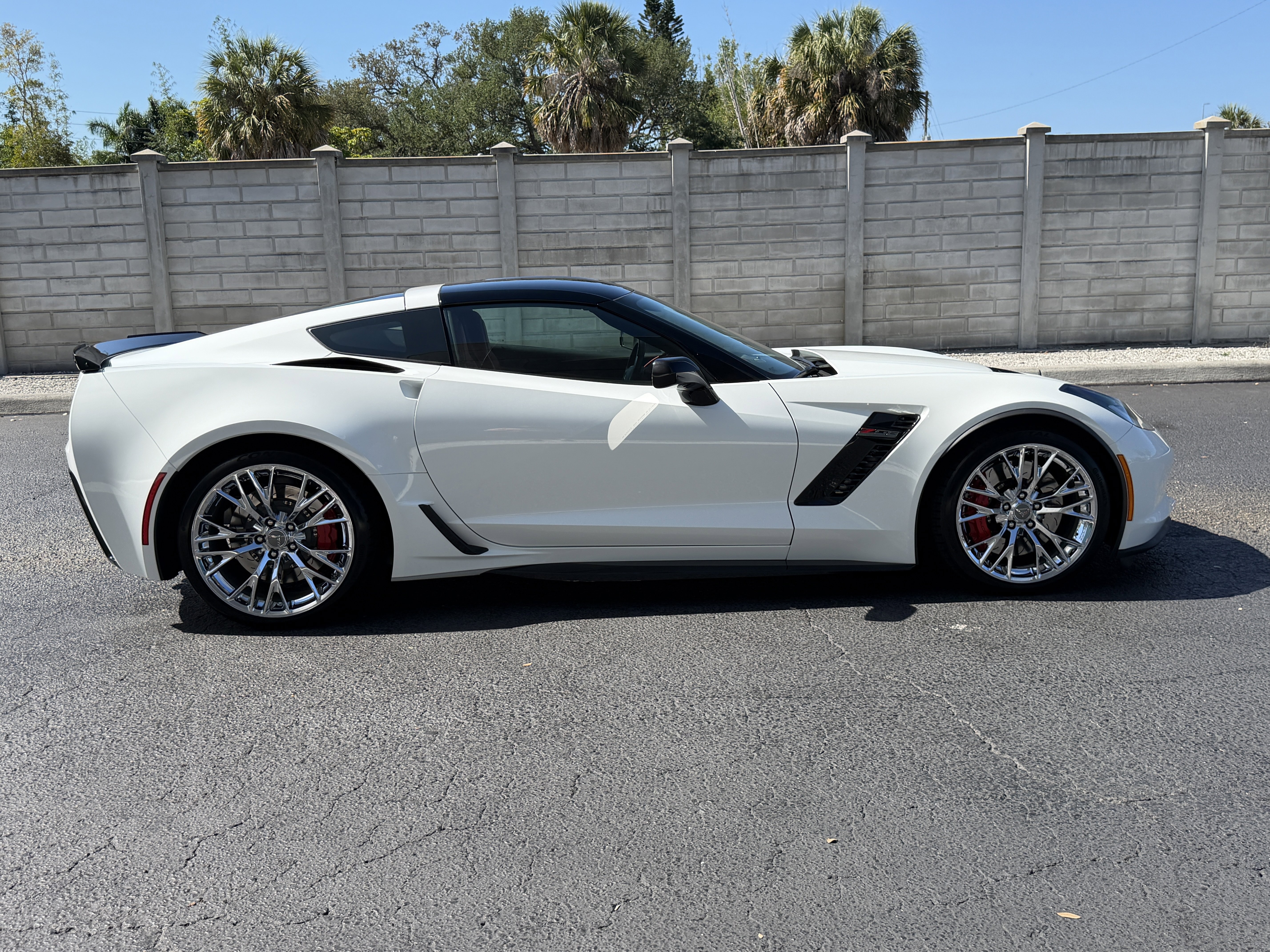 Used 2019 Chevrolet Corvette Z06 RWD image 7