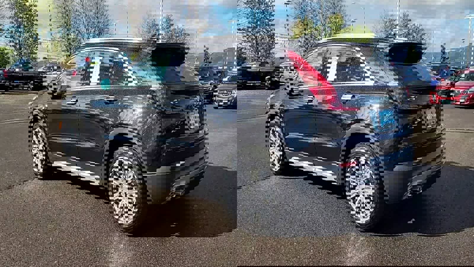 Used 2019 Cadillac XT4 Premium Luxury w/ Technology Package image 6