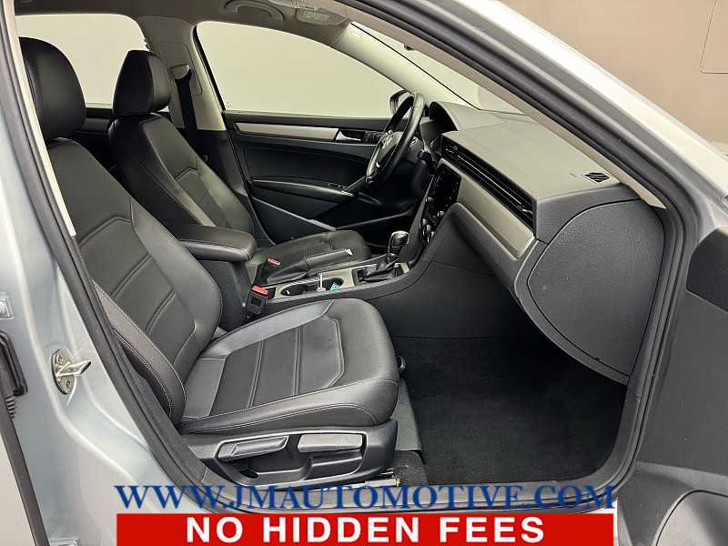 Used 2020 Volkswagen Passat 2.0T SE FWD image 17