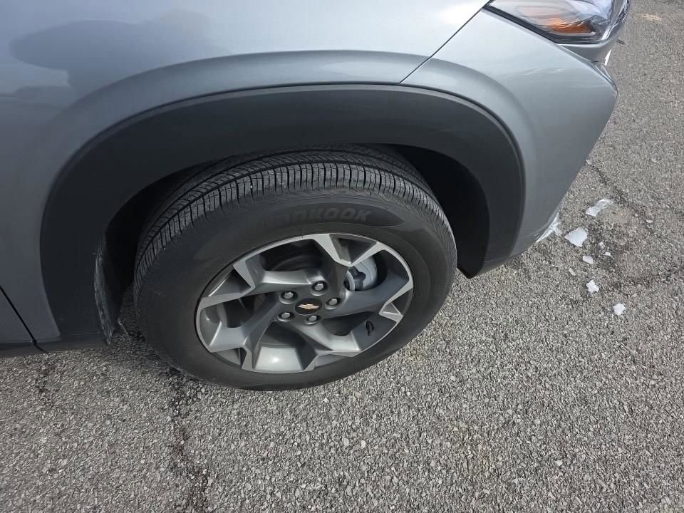 Used 2025 Chevrolet Trax LT w/ LT Convenience Package image 21