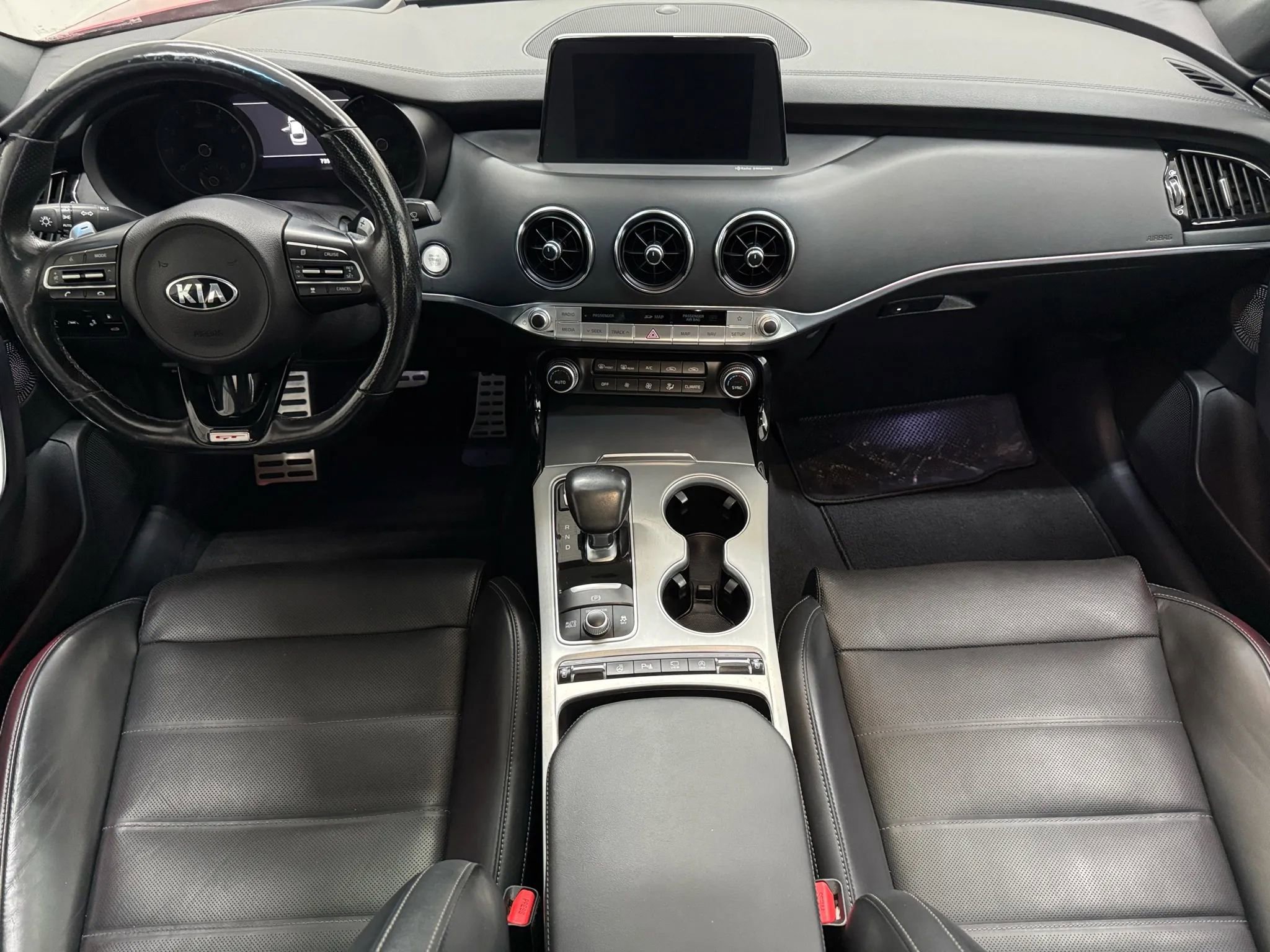 Used 2020 Kia Stinger GT2 image 2