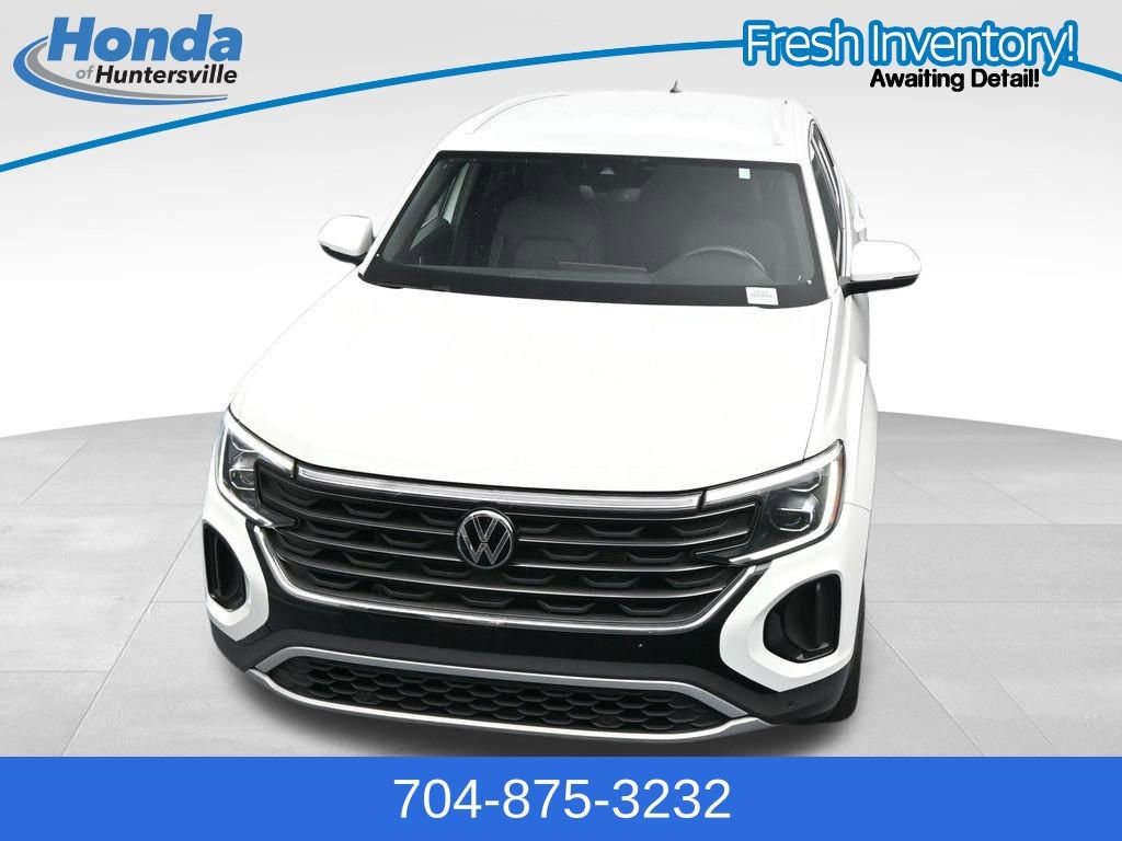 Used 2025 Volkswagen Atlas Cross Sport SE FWD image 31