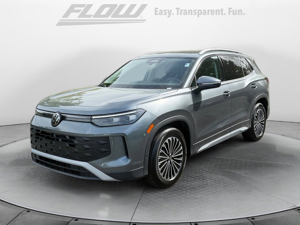 New 2026 Volkswagen Tiguan S FWD image 3