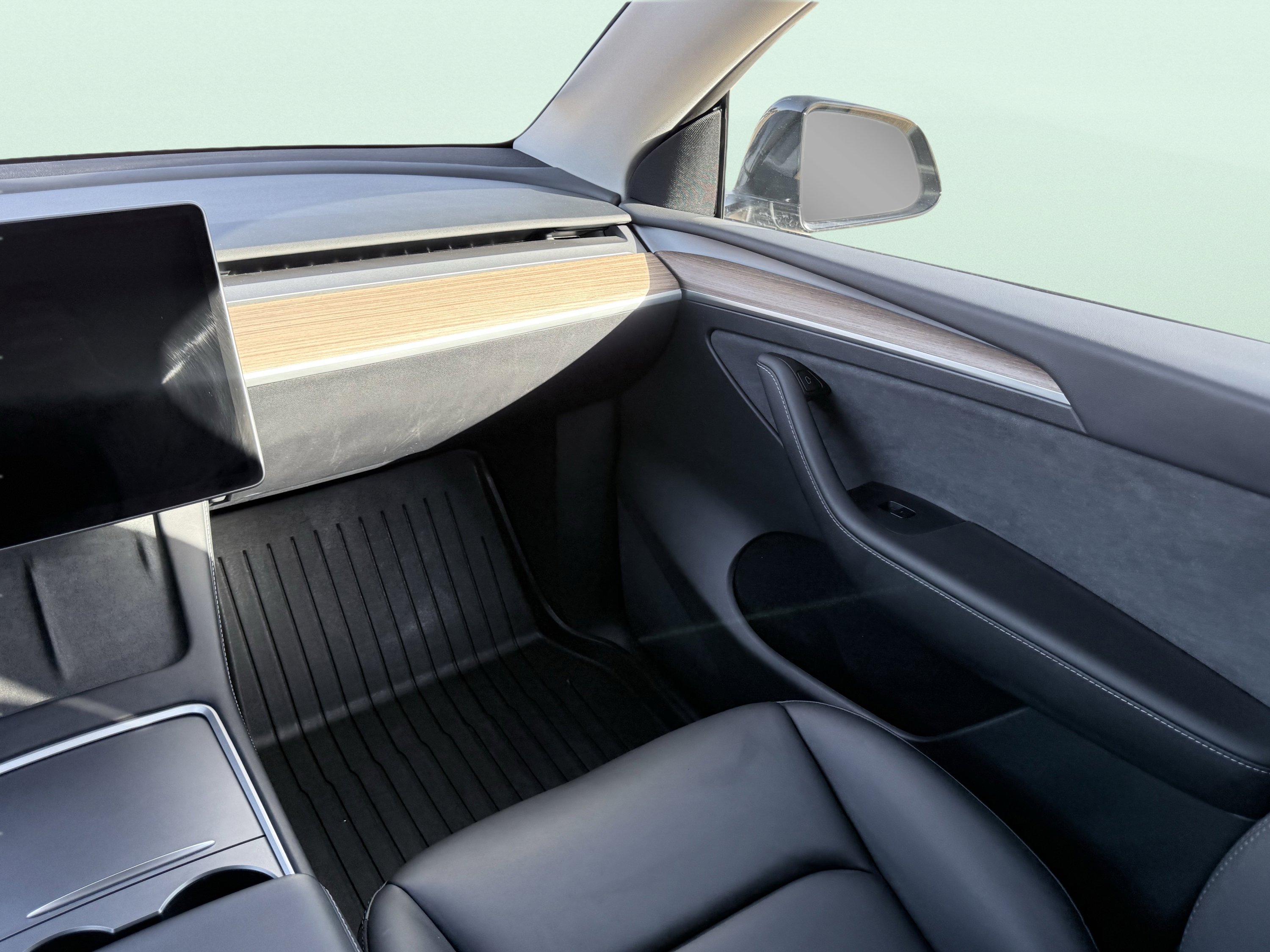 Used 2025 Tesla Model Y Long Range image 53