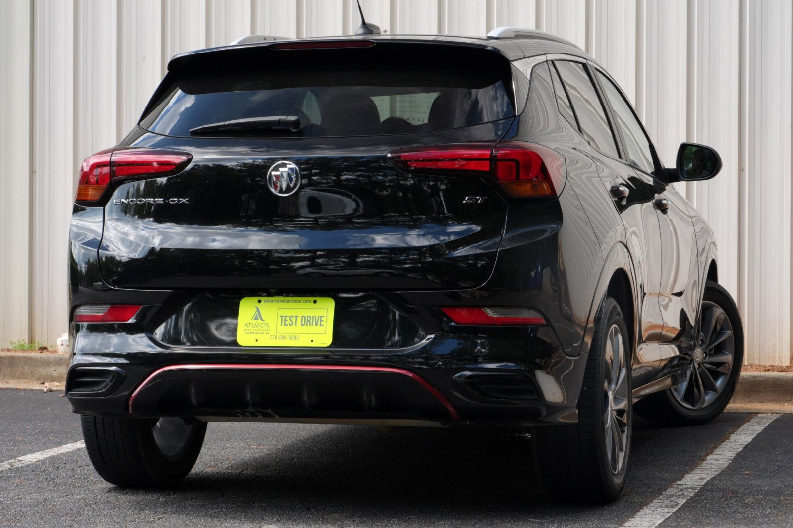 Used 2022 Buick Encore GX Select w/ Sport Touring Package FWD image 4
