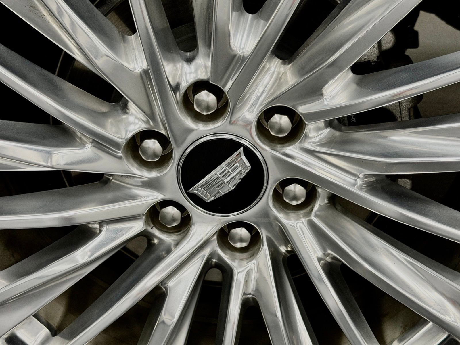 Used 2025 Cadillac Escalade ESV Premium Luxury image 16