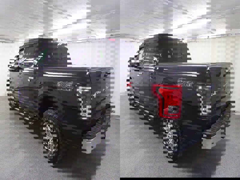 Used 2017 Ford F150 XLT w/ Equipment Group 302A Luxury image 4