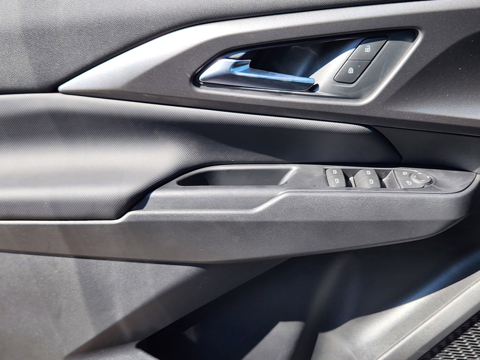 New 2026 Chevrolet Equinox EV LT w/ Comfort Package image 17