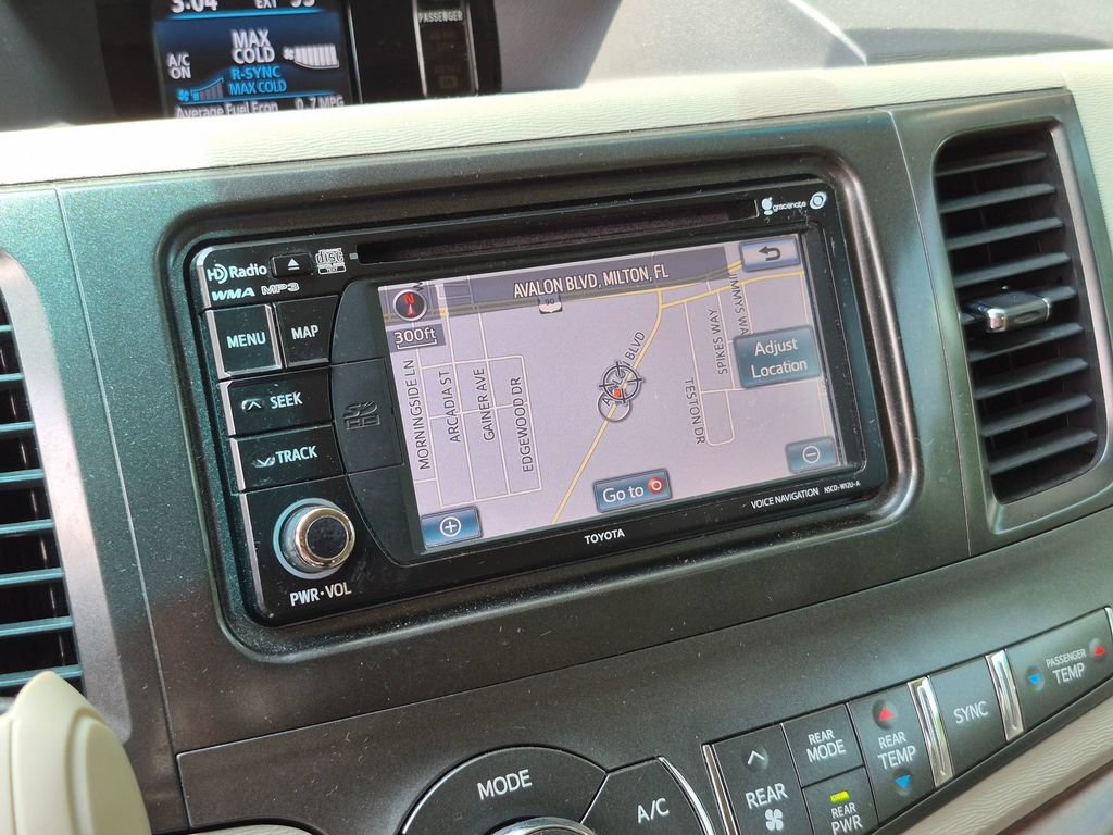 Used 2014 Toyota Sienna XLE FWD image 23