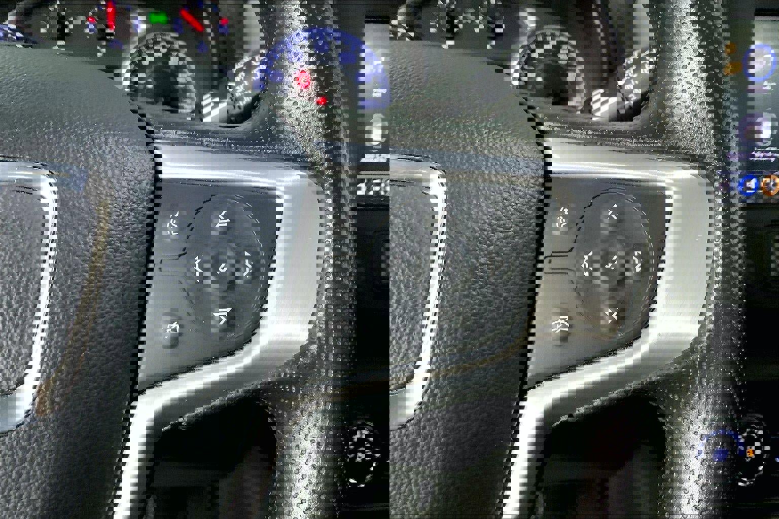 Used 2024 GMC Terrain SLE image 18