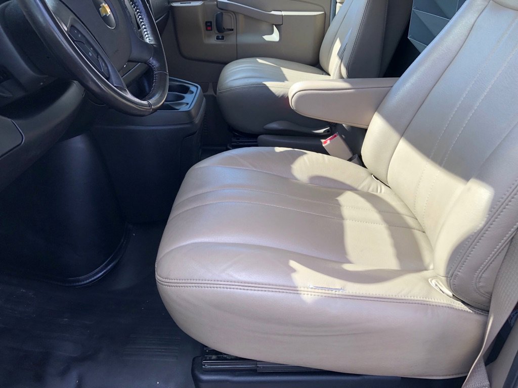 Used 2020 Chevrolet Express 3500 w/ Driver Convenience Package image 16