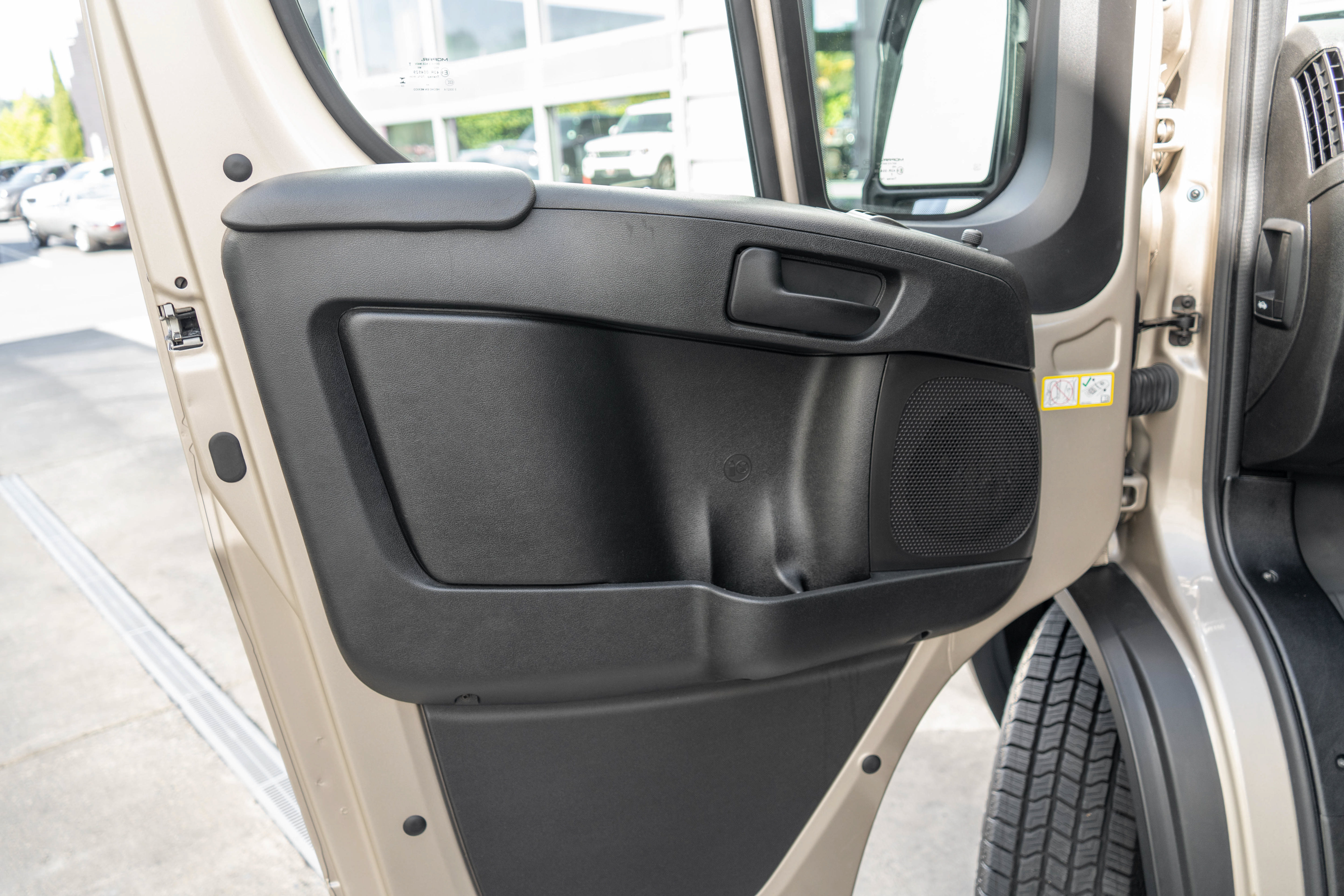Used 2023 RAM ProMaster 3500 w/ Driver Convenience Group FWD image 9