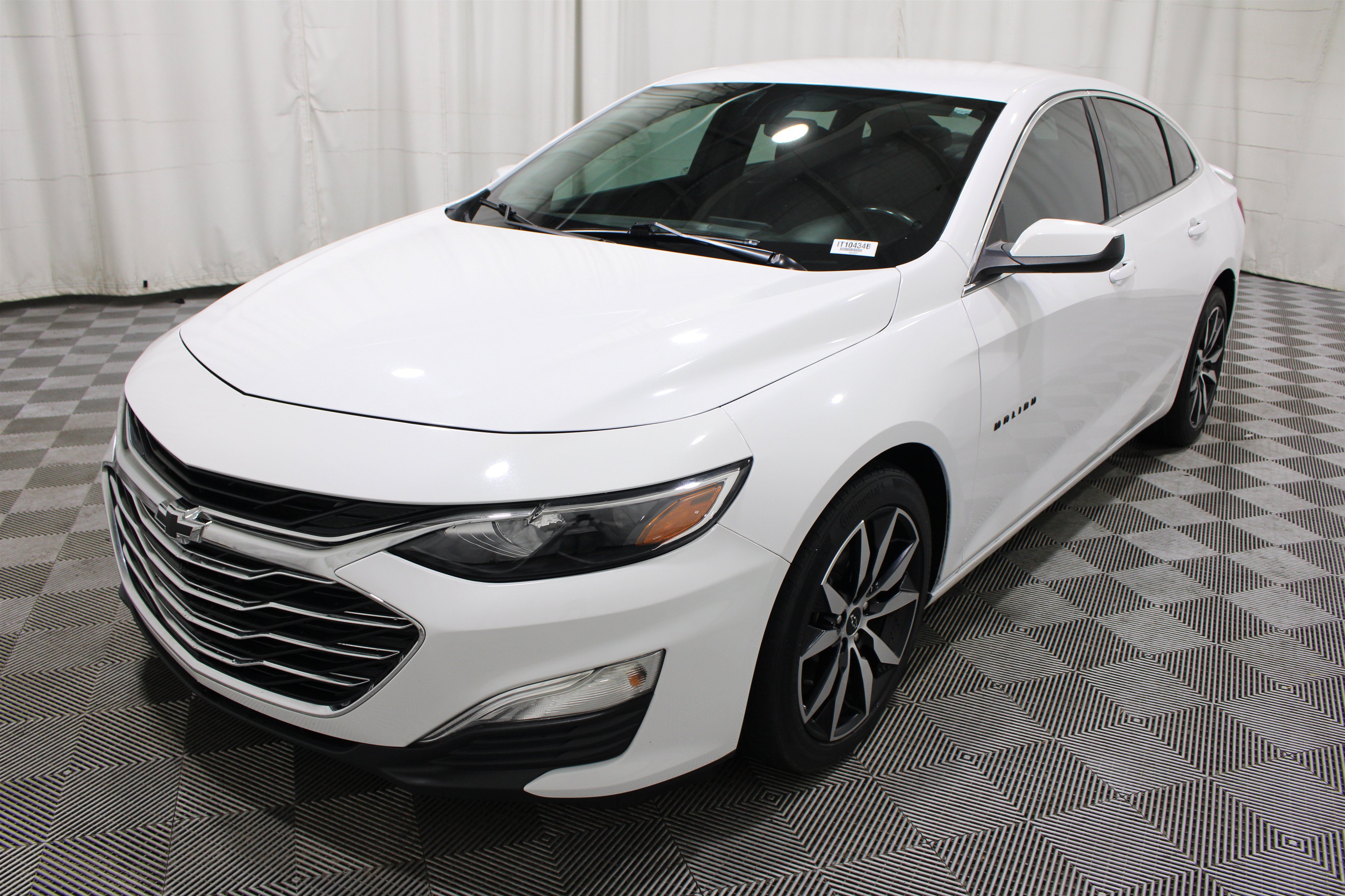 Used 2021 Chevrolet Malibu RS FWD image 34