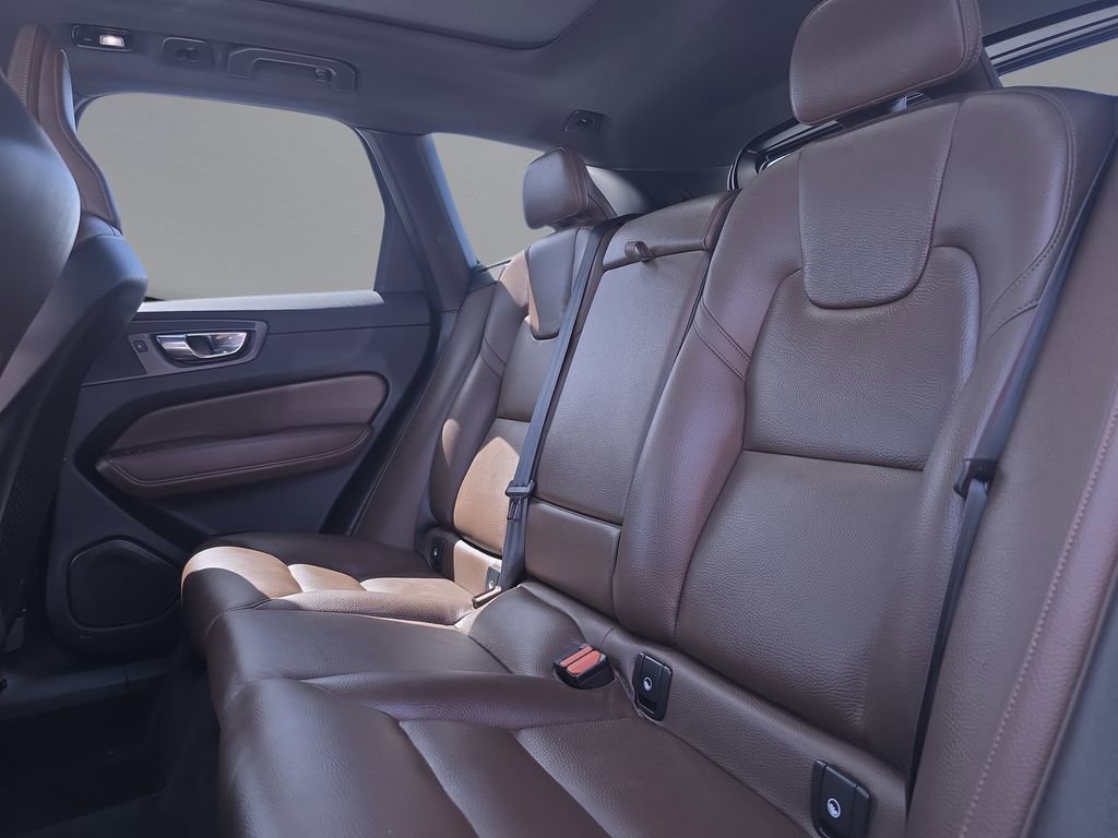 Used 2023 Volvo XC60 B5 Plus w/ Climate Package AWD/4WD image 17