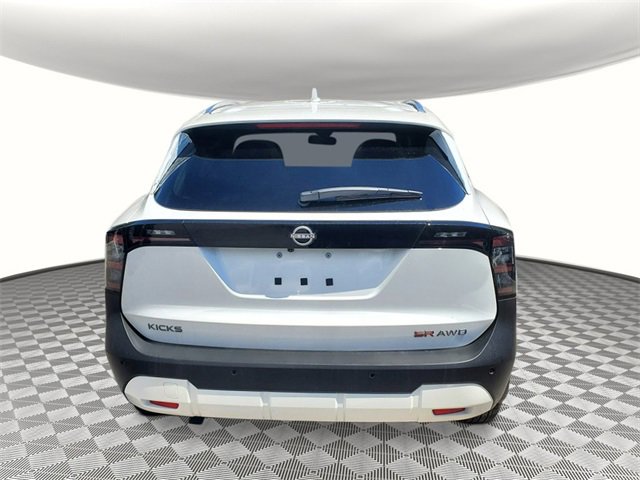New 2025 Nissan Kicks SR image 5