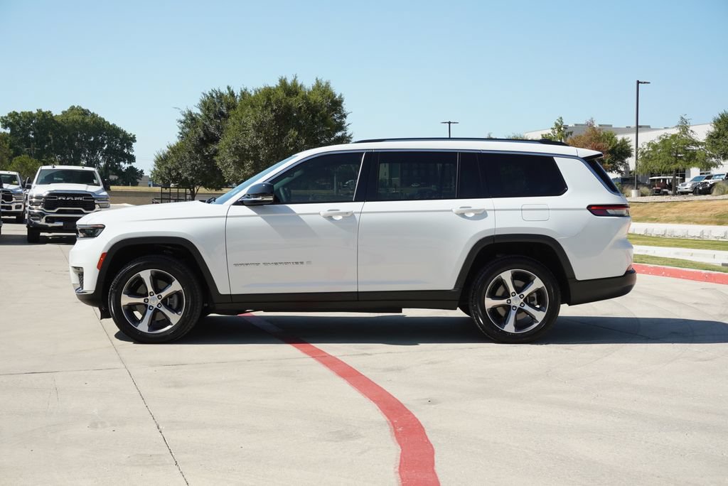 Used 2023 Jeep Grand Cherokee L Limited w/ Trailer Tow Group (B) AWD/4WD image 2
