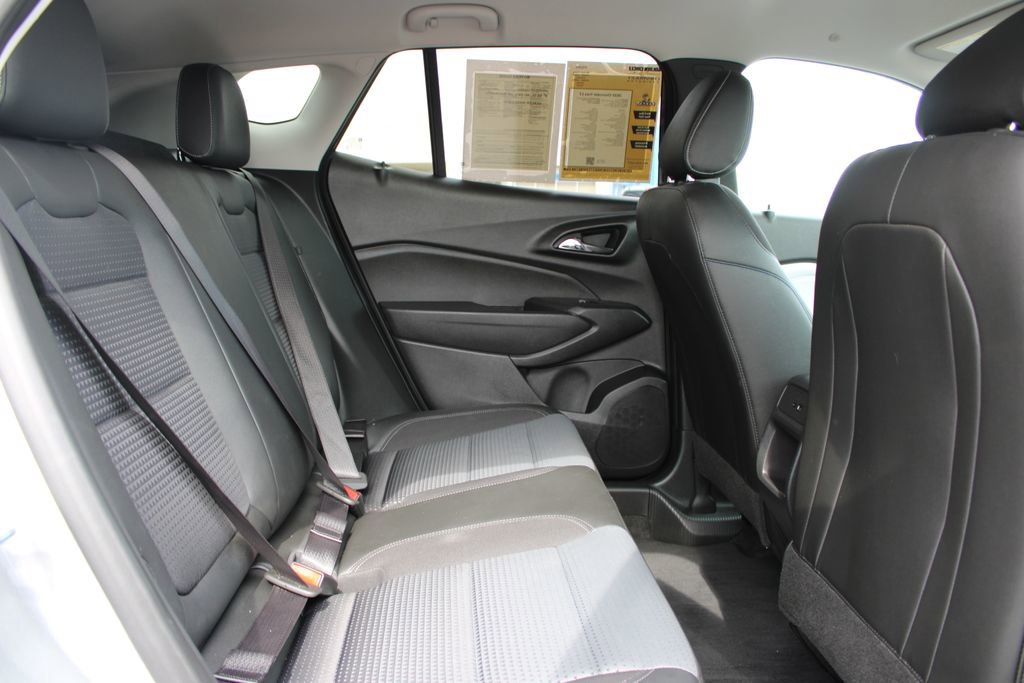Used 2025 Chevrolet Trax LT image 28