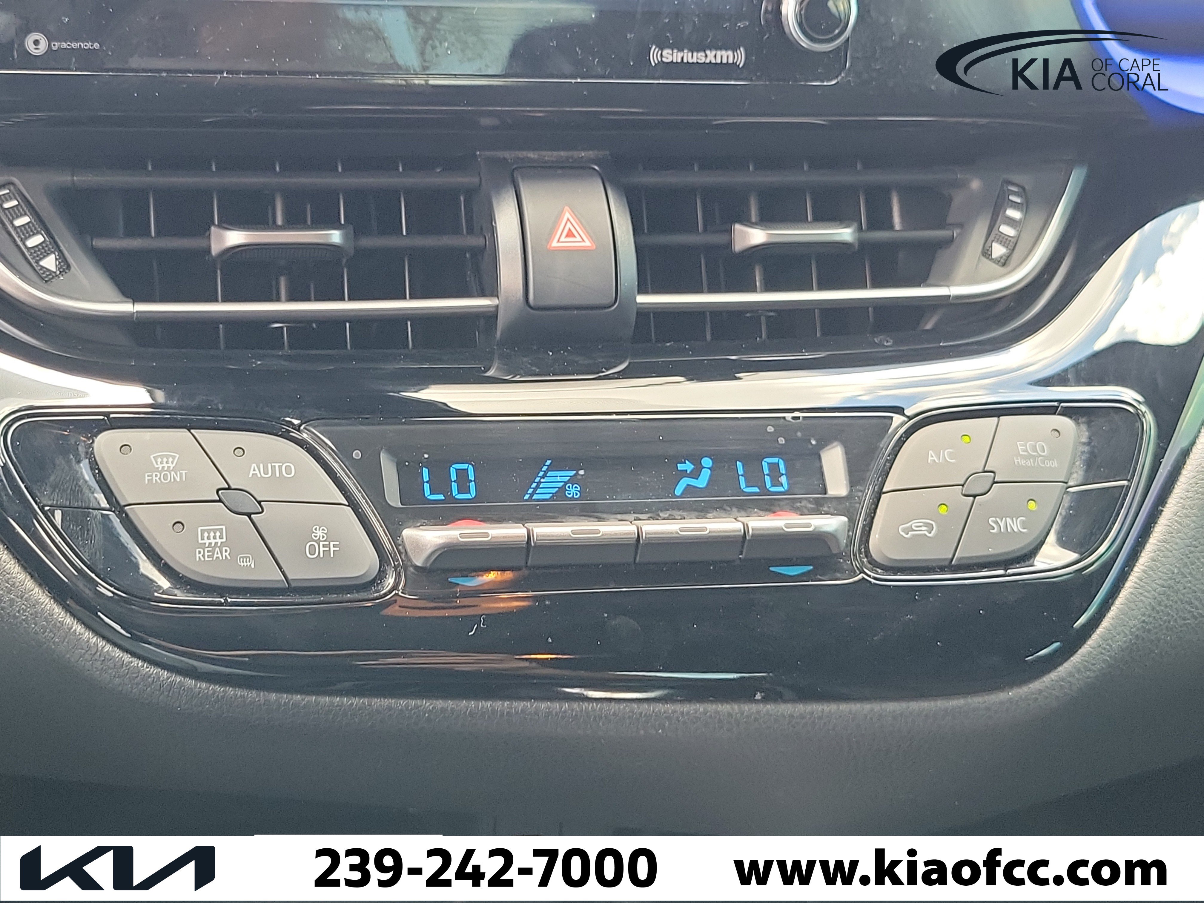 Used 2020 Toyota C-HR XLE FWD image 27
