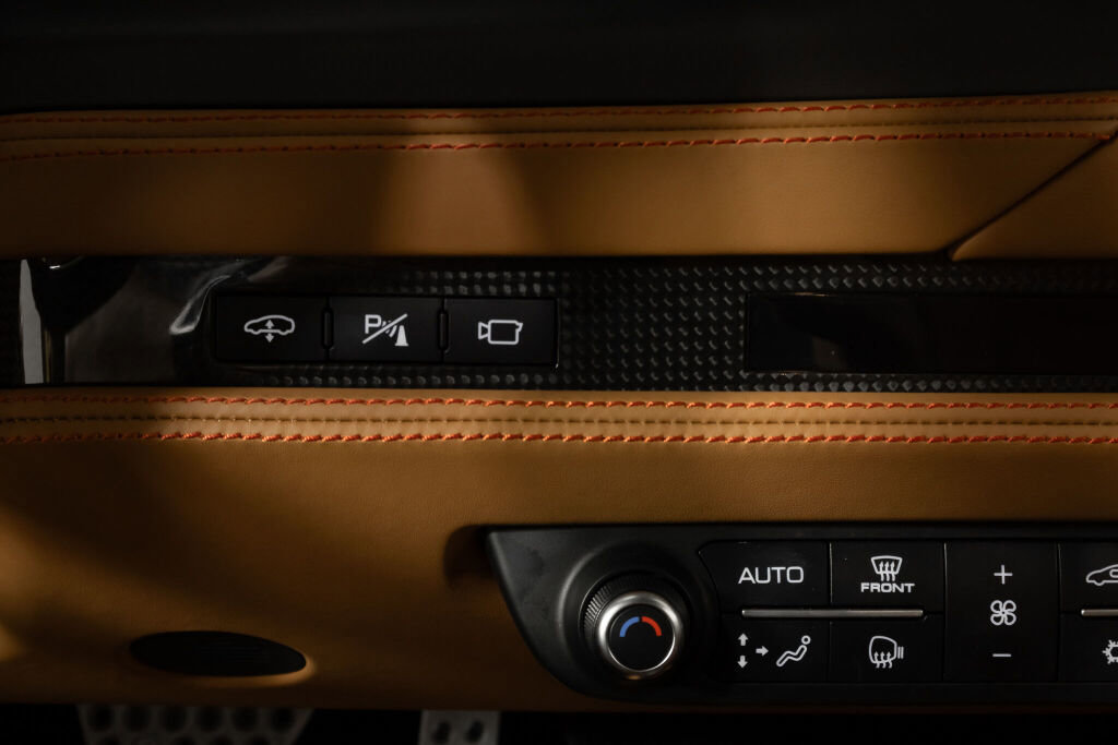 Used 2022 Ferrari F8 Tributo image 36