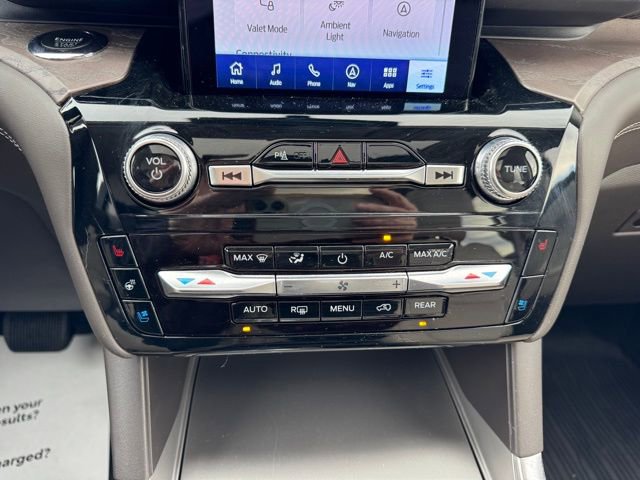 Used 2023 Ford Explorer Platinum w/ Technology Package image 28