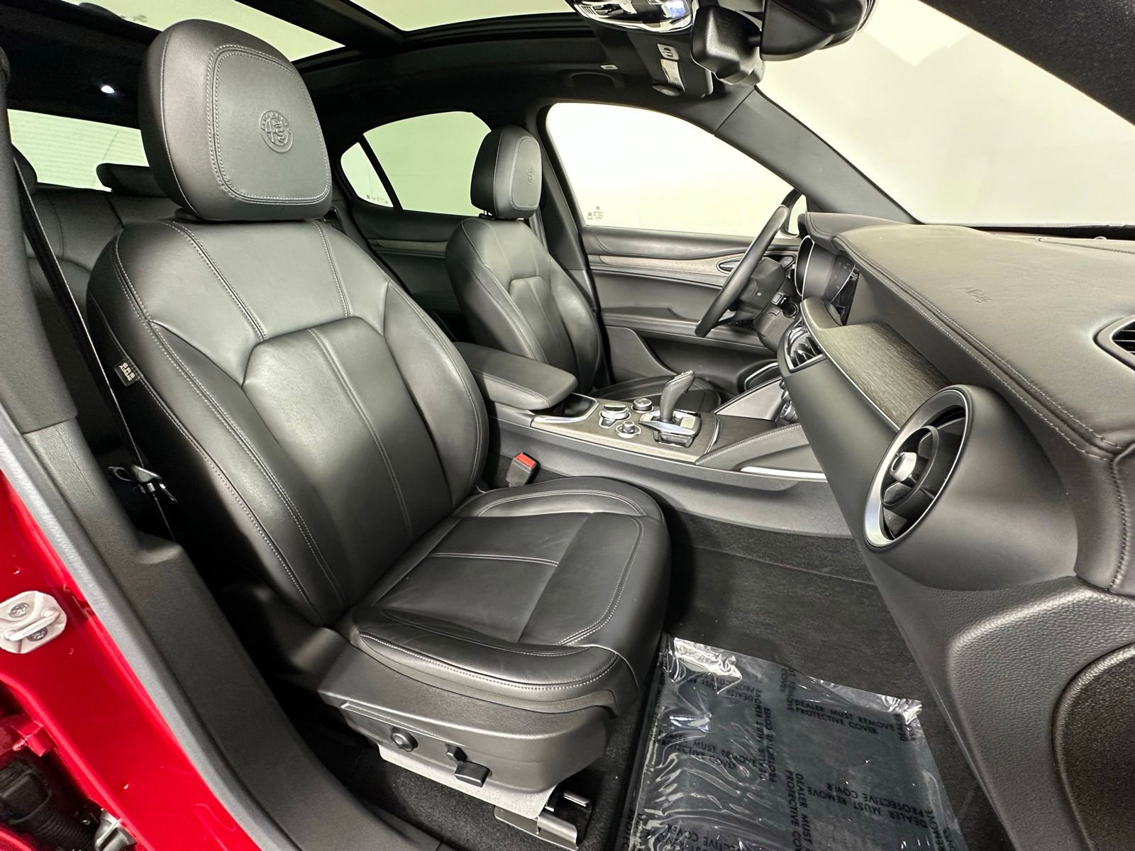 Used 2022 Alfa Romeo Stelvio Ti AWD/4WD image 18