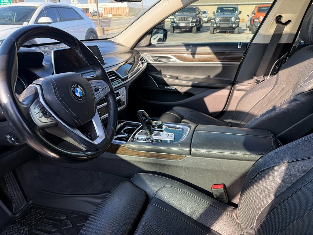 Used 2018 BMW 740e xDrive image 34