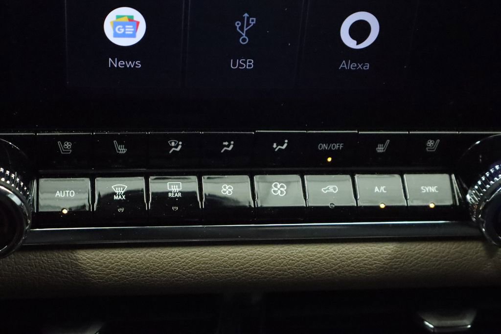 Used 2023 GMC Canyon Denali image 39