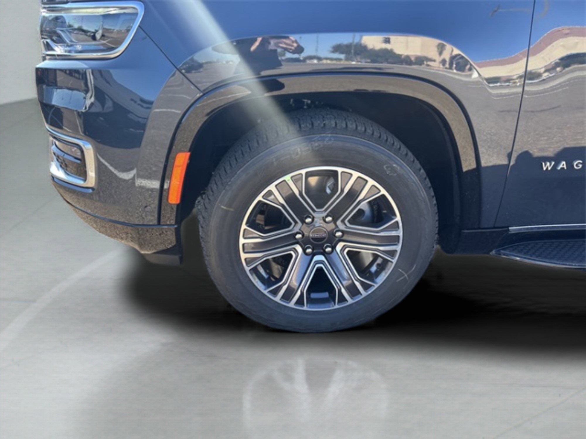 New 2025 Jeep Wagoneer L 2WD image 9